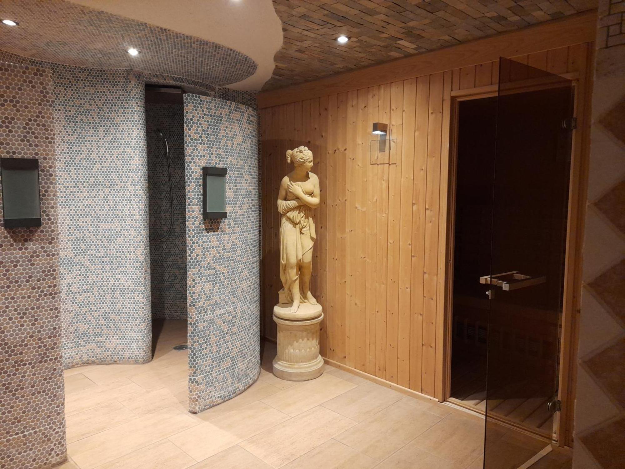 Wellness Hotel Beethoven Chomutov Exterior foto